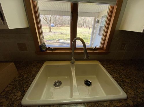 755 Darby Rd, Hermitage, PA 16148-9304