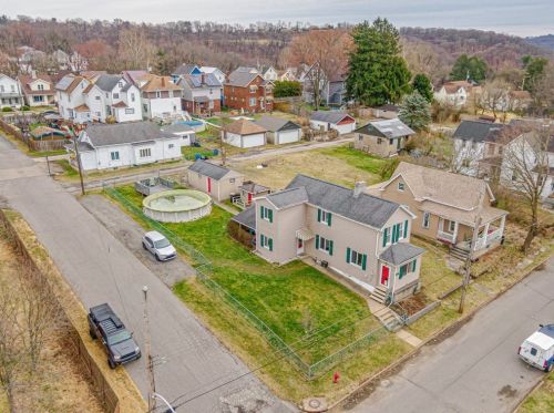 2703 Kansas St, Mckeesport, PA 15132-7841