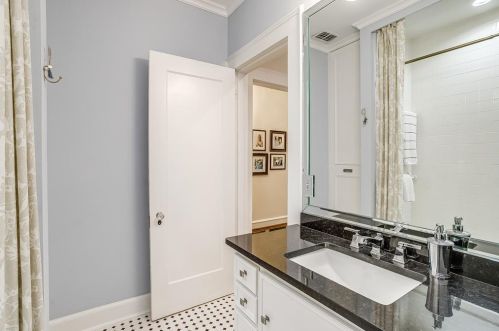 2131 Warner Rd, Fort Worth TX  76110-1747 exterior