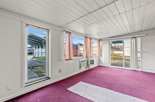 1804 4th St, Beaver Falls PA  exterior