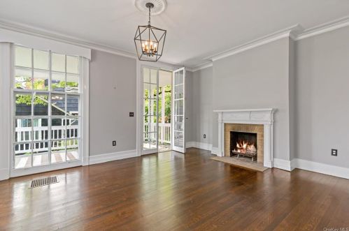 44 Greenridge Ave, White Plains NY  10605-1622 exterior