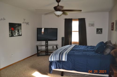 328 Foxmead Dr, Waterford WI  53185-4427 exterior