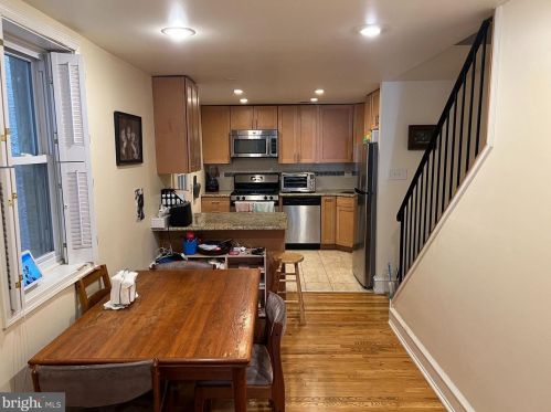 410 Bainbridge St, Philadelphia PA  19147-1538 exterior