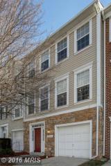 20770 Hollow Falls Ter, Dulles VA  20165-2490 exterior