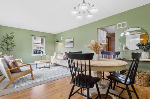 719 Indiana Ave, West Bend, WI 53095-4049