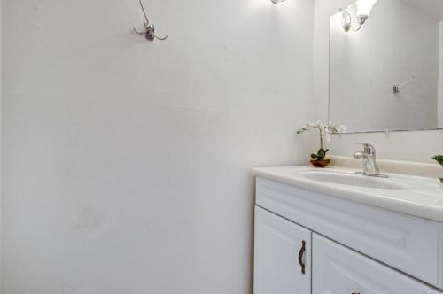 880 Stonegate Dr, South San Francisco CA  94080-1562 exterior