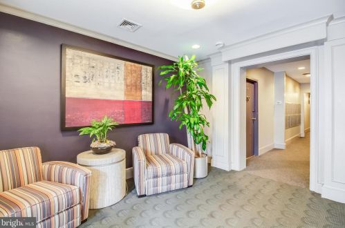 1725 New Hampshire Ave, Washington DC 20009-2566 exterior