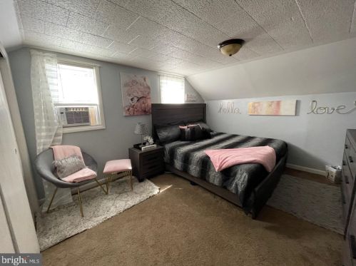 142 Market St, Mount Joy PA  17552-1306 exterior