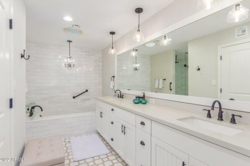 7724 Camelback Rd, Scottsdale AZ 85251-1801 exterior