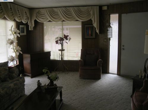 29425 New Hampshire Way, Hayward CA  94544-6459 exterior