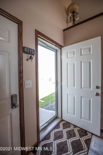 3944 13th St, Moorhead, MN 56560-7449