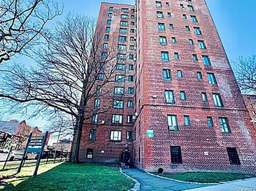 2059 Mcgraw Ave, Bronx NY  10462-8002 exterior