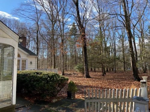 104 Bald Hill Rd, New Canaan, CT 06840-2403