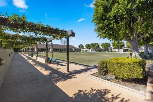 5200 Irvine Blvd, Irvine CA 92620-2013 exterior