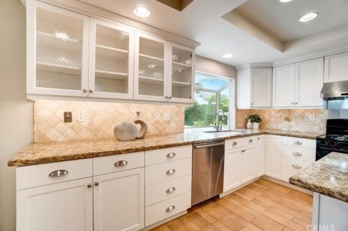 12 Christamon, Irvine CA 92620-1829 exterior