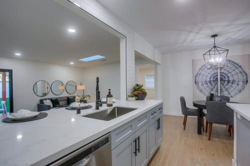 3065 Greyling Dr, San Diego CA  92123-2937 exterior