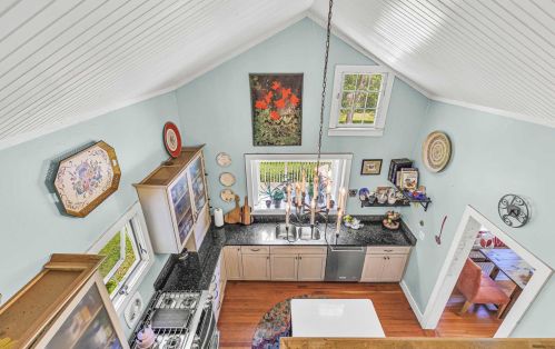 21 Chestnut St, Rhinebeck NY  12572-1516 exterior