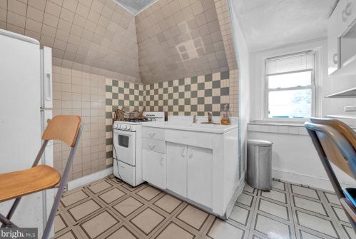 7814 Ardleigh St, Philadelphia PA 19118-4402 exterior