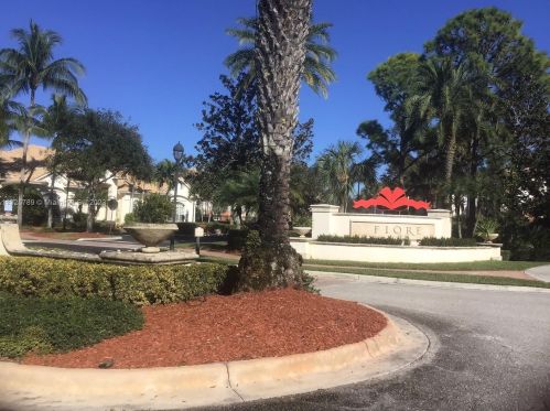 8203 Myrtlewood Cir, West Palm Beach, FL 33418-6745