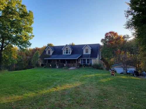 175 Mckenzie Rd, Clinton, PA 15026-1569