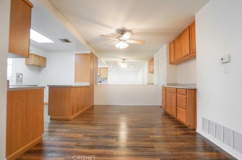26817 Oak Branch Cir, Santa Clarita CA  91321-1455 exterior