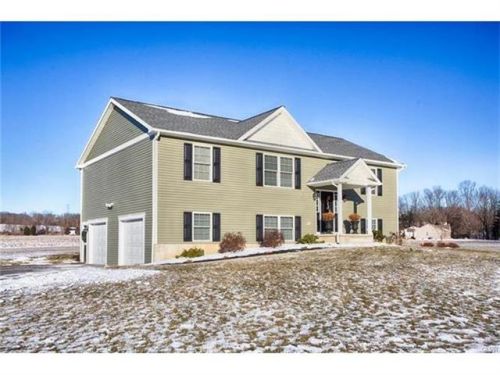 97 Labar Rd, Bangor, PA 18013