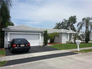 3951 72nd Way, Hollywood FL  33024 exterior