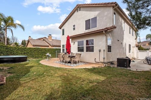 28423 Connick Pl, Santa Clarita CA  91350-1991 exterior