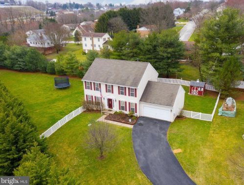 12 Fawn Dr, Shrewsbury, PA 17361-1434