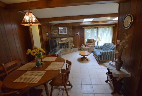 215 Longview Ave, Green Bay, WI 54301-1033