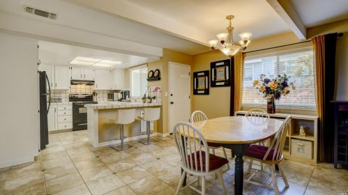 341 T St, Benicia, CA 94510-2257