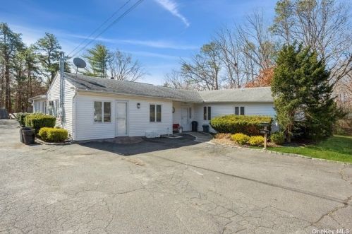 626 Canal Rd, Mount Sinai, NY 11766-3321