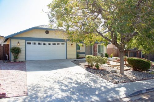2701 Judith St, Bakersfield, CA 93306-7802