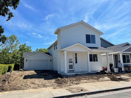 3815 Louis Krohn Dr, Santa Rosa, CA 95407-2519
