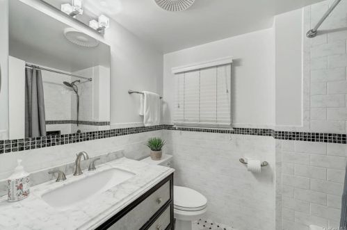 239 Davis Ave, White Plains NY  10605-3213 exterior