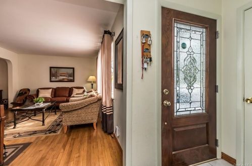 670 Sharon Ln, Yorktown Hgts, NY 10598-3115