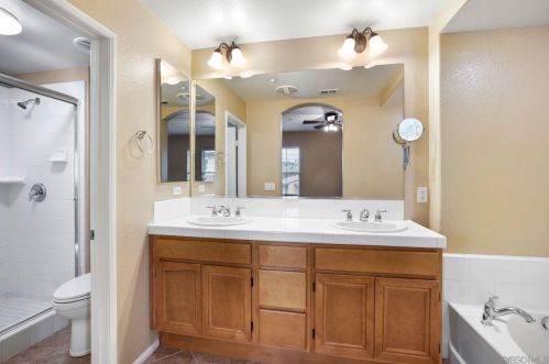 2728 Piantino Cir, San Diego CA 92108-4736 exterior