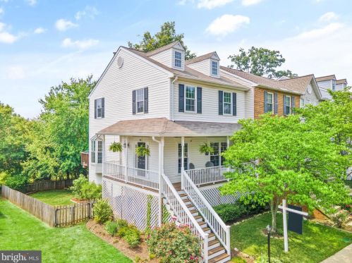411 Breckinridge Sq, Leesburg, VA 20175-8964