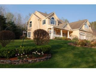 40 Hawkins Glen Dr, Salem, NH 03079-1877
