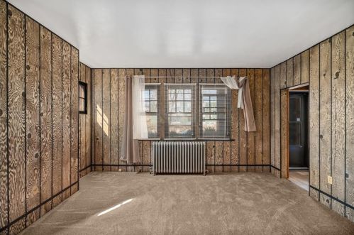 2096 Duss Ave, Ambridge PA  15003-1831 exterior