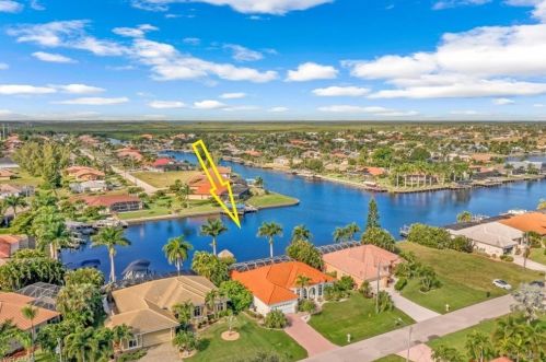 4718 25th Ct, Cape Coral, FL 33914-6137
