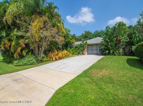 341 Benschop St, Sebastian, FL 32958-4203
