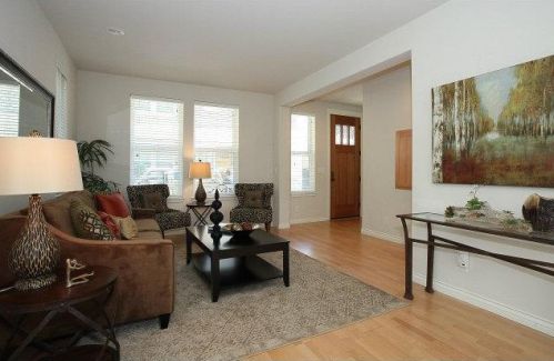 205 Creekside Village Dr, Los Gatos, CA 95032-7351