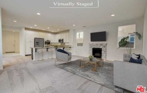 28383 Vista Del Rio Dr, Santa Clarita, CA 91354-3079