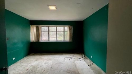 39 Penny Ln, Scarsdale NY  10583-3209 exterior