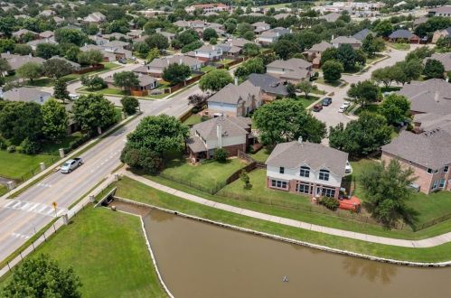 2112 Huron Cir, Denton TX  76210-2951 exterior