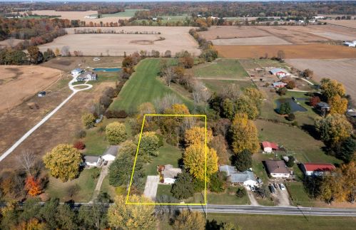 5327 Columbia Rd, Pataskala, OH 43062-7782