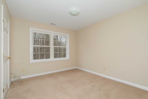 17 Windsor Ct, Poughkeepsie NY  12601-1116 exterior