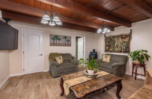 616 Q St, Rio Linda CA  95673-1427 exterior