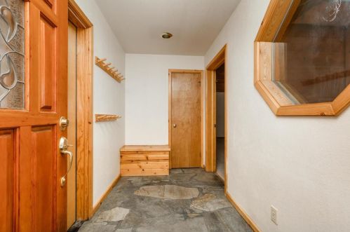10625 Saxon Way, Truckee CA  96161-1152 exterior